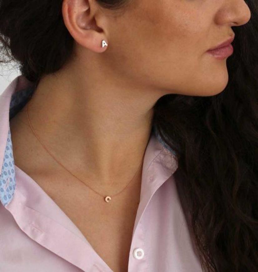 Foto de Collar Letra C  1 brillante 0,005 CT