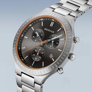 Foto de Reloj Titan Chrono con bisel naranja 43mm