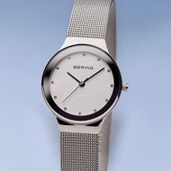 Foto de Reloj Bering clásico bisel plateado 34mm