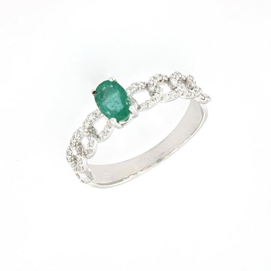 Picture of Sortija de oro blanco, esmeralda 0,40ct y brillantes 0,31ct