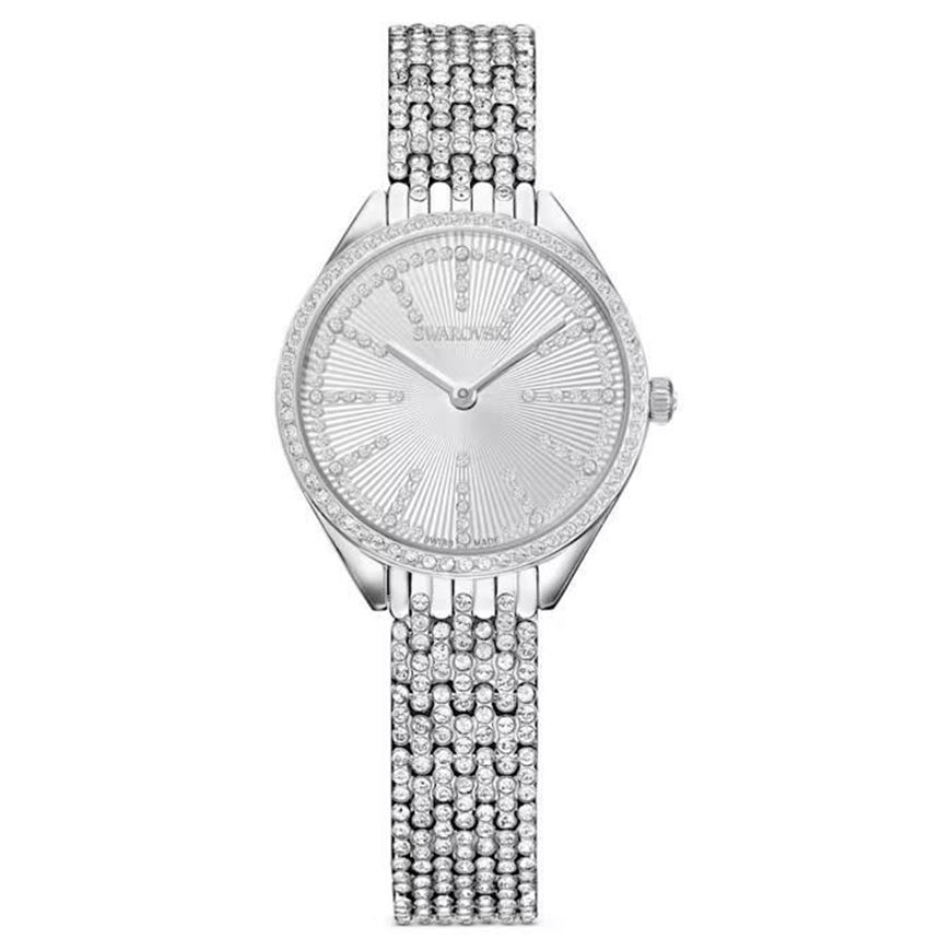Foto de Reloj Attract con brazalete de metal y tono plateado