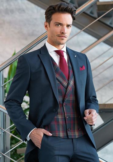 Foto de Corbata y pañuelo seda estructura rojo oscuro