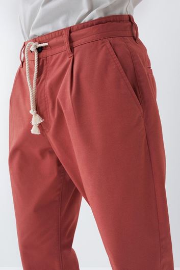 Foto de Pantalón chino S-Repel coral Tapered fit