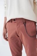 Foto de Pantalón chino S-Repel texturizado rosa Slim fit