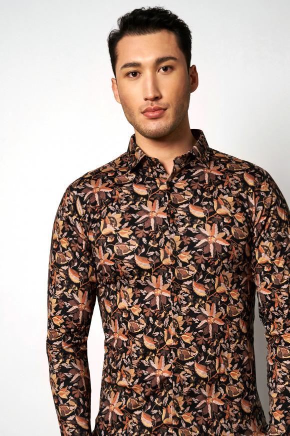 Foto de Camisa estampado hojas fondo negro