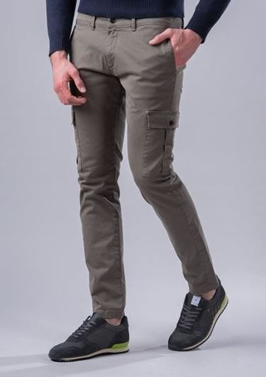 Foto de Pantalón cargo slim fit caqui