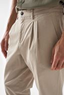 Picture of Pantalón chino corte straight color beige medio
