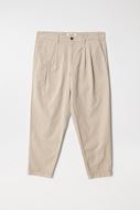 Picture of Pantalón chino corte straight color beige medio