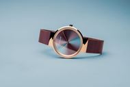 Picture of Reloj rojo tornasolado con baño de oro rosa 31mm