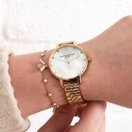 Foto de Reloj Olivia Burton esfera de nácar y brazalete de acero con baño dorado
