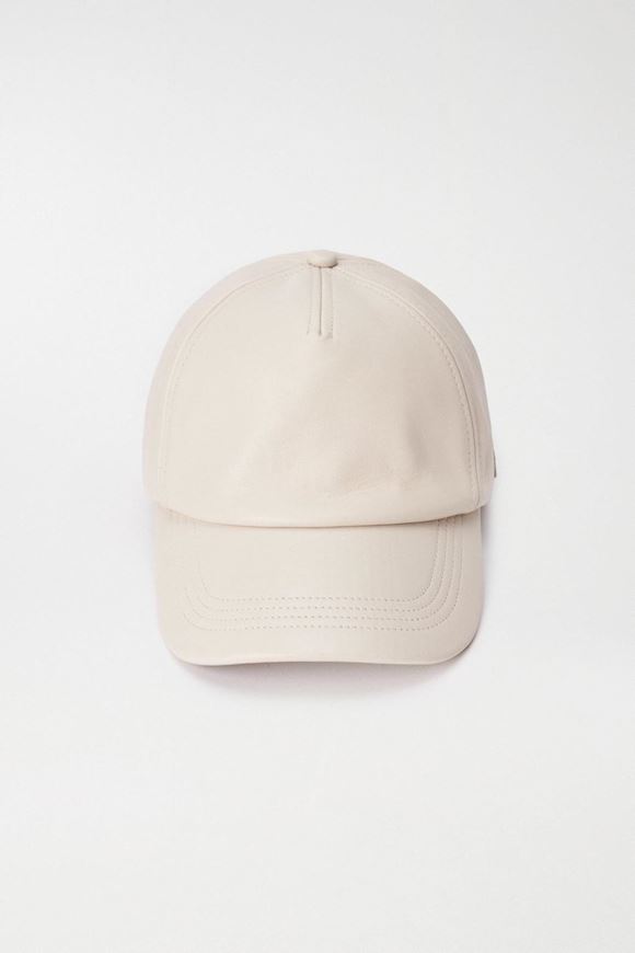 Foto de Gorra de piel color piedra