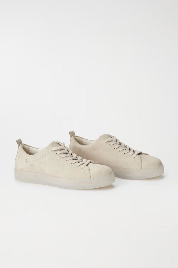 Foto de Zapatillas de piel color perla