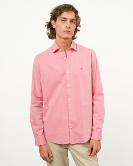 Foto de Camisa sport slim fit en microestructura de algodón rojo