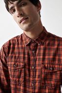 Foto de Camisa cuadros naranja y negro