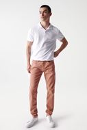 Foto de Pantalón vaquero rosa medio slim fit