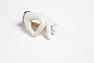 Foto de Broche Hand White
