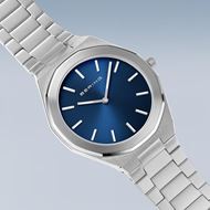 Foto de Reloj Classic hombre plateado y esfera azul