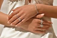 Foto de Pulsera de plata rodiada con circonitas