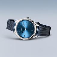 Foto de Reloj Bering ultraslim azul tornasolado 31mm