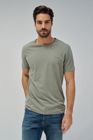 Picture of Camiseta verde salvia cuello en pico