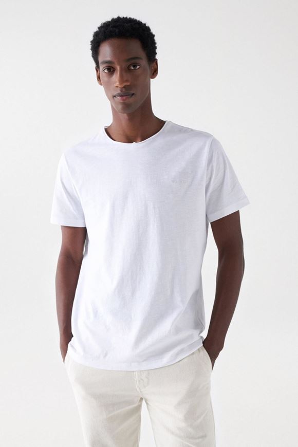 Foto de Camiseta blanca cuello en pico