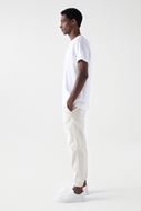 Foto de Camiseta blanca cuello en pico