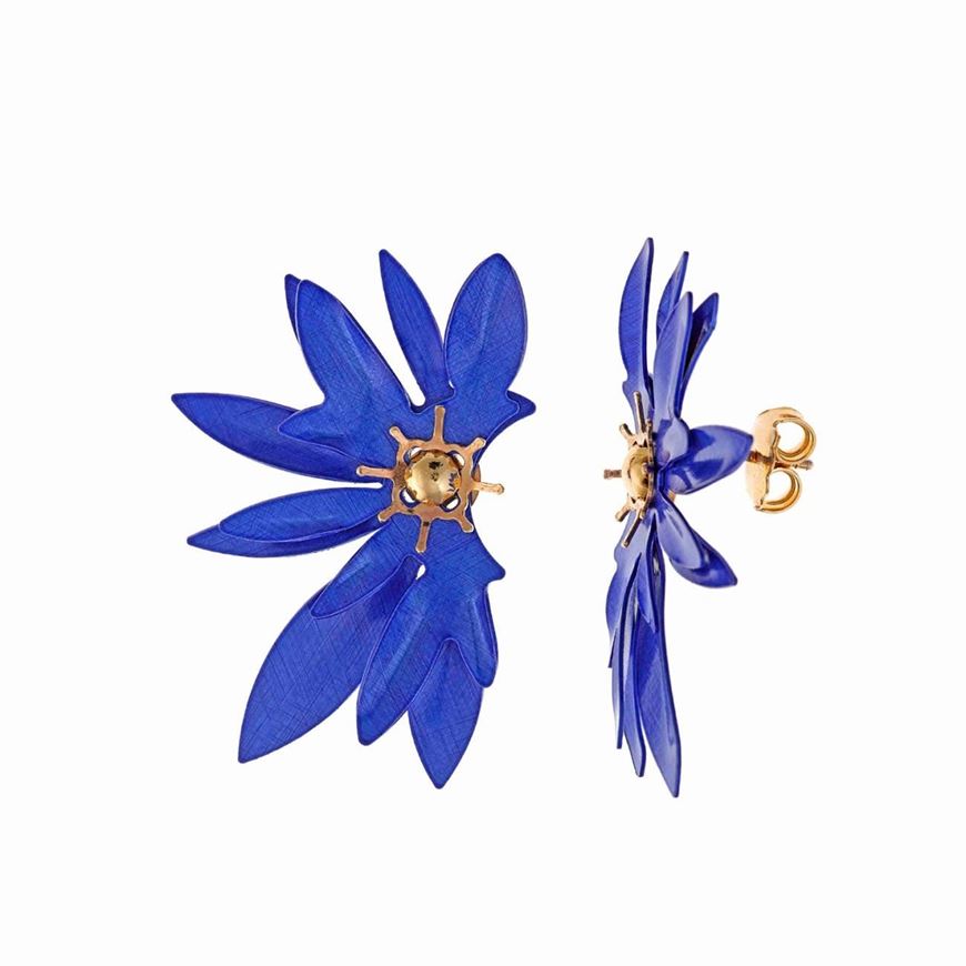 Foto de Pendientes de plata baño de oro diamantado media flor azul