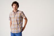 Foto de Camisa manga corta cuadro ventana azul, marrón y ocre