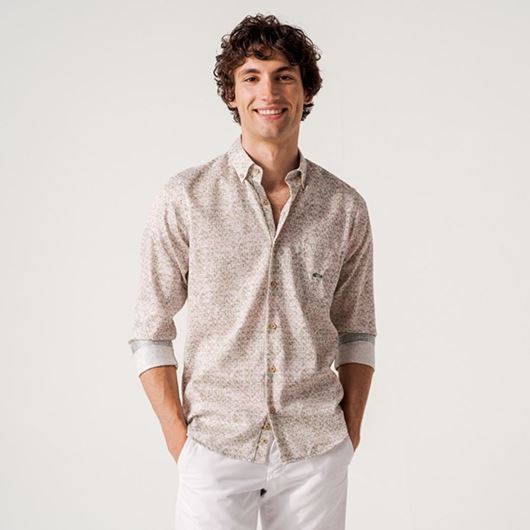 Foto de Camisa estampado geometrico slim fit tonos verdes 