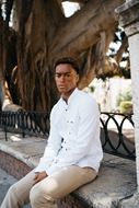 Foto de Camisa blanca microestructura cuello mao regular fit