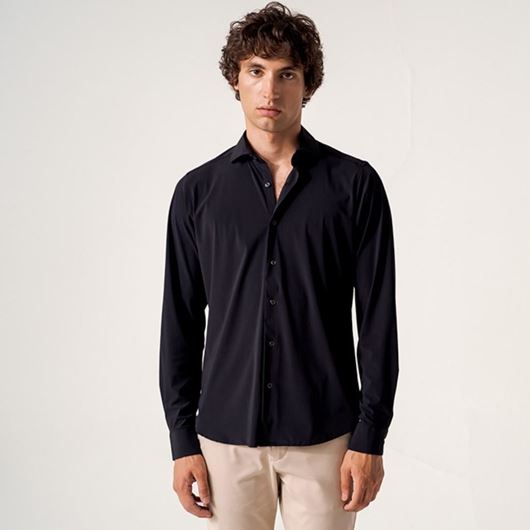 Foto de Camisa vestir negra regular fit tejido Fly