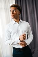 Foto de Camisa de vestir microestructura blanca