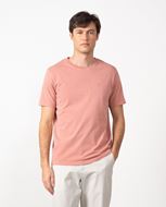 Foto de Camiseta en algodón tintado color rosa lavado