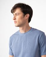 Foto de Camiseta en algodón tintado color azul lavado