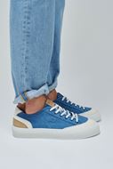 Foto de Zapatilla denim azul y cuero beige 