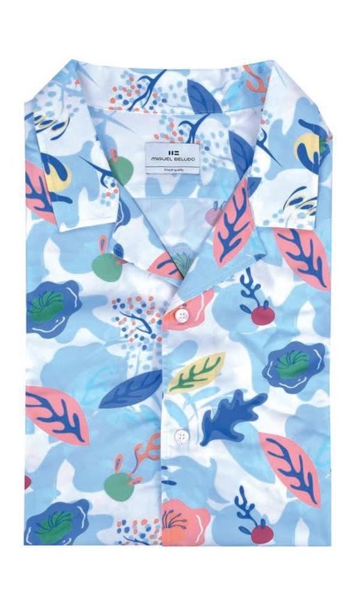 Foto de Camisa cuello bolero estampado corales