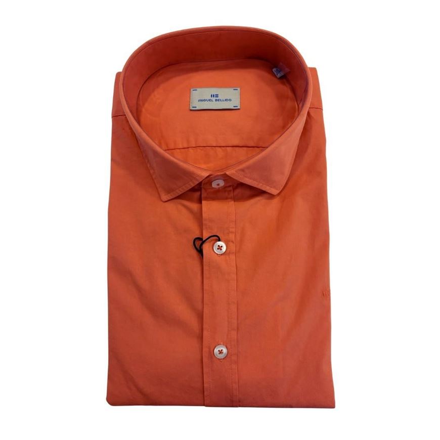 Foto de Camisa regular fit color sorbete de fresa