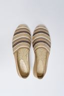 Foto de Alpargatas rayas tonos beige