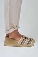 Foto de Alpargatas rayas tonos beige
