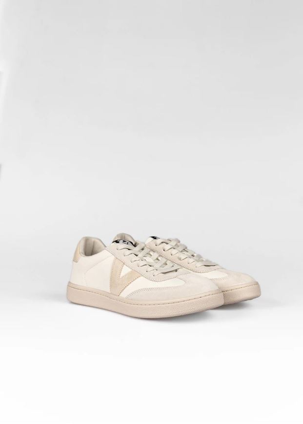 Foto de Sneaker Victoria x Harper beige y camel