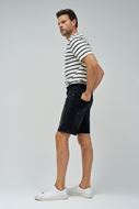 Foto de Pantalón corto s-activ color negro lavado