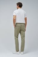 Foto de Pantalón jogger regular fit con lino verde caqui