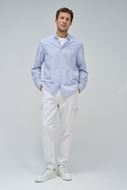 Foto de Pantalón tapered estilo cargo color crudo