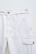 Foto de Pantalón tapered estilo cargo color crudo