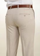 Foto de Pantalón vestir microtextura color arena