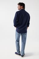 Foto de Camisa regular fit en mezcla de lino azul marino
