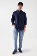 Foto de Camisa regular fit en mezcla de lino azul marino