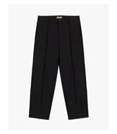 Foto de Pantalón vestir con pinzas comfort fit color negro