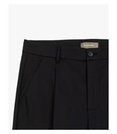 Foto de Pantalón vestir con pinzas comfort fit color negro