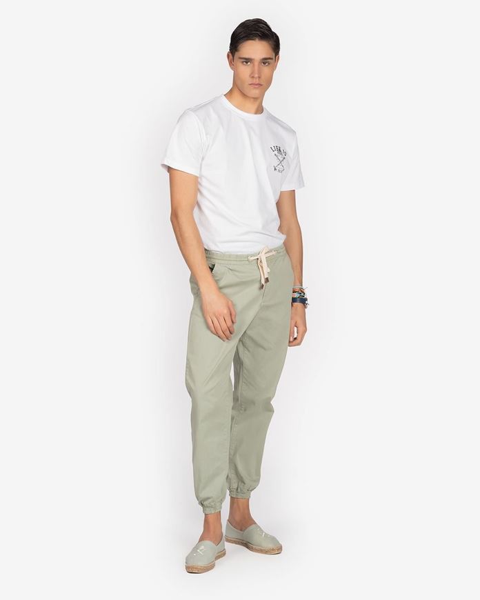 Foto de Pantalón jogger color salvia